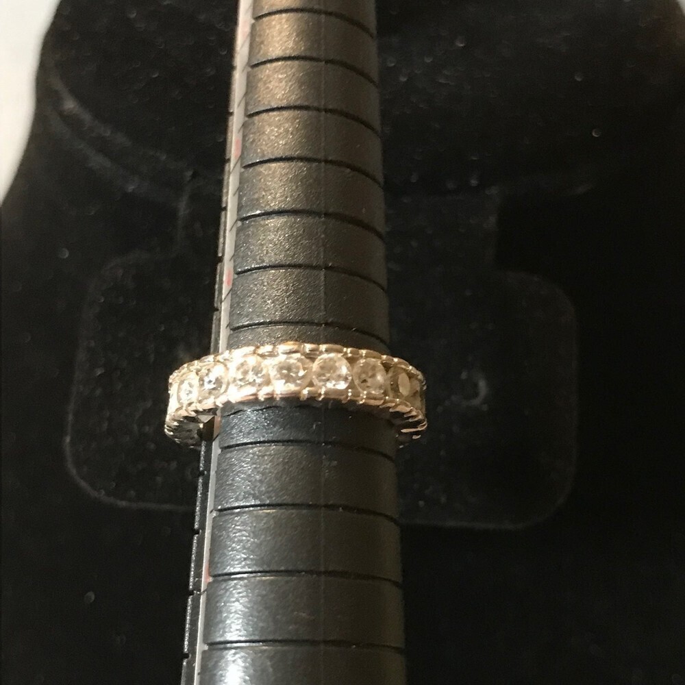 Silver Tone And Crystal Band Ring Size 5 12$